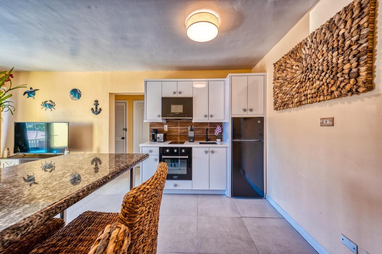 Lovely Apartment Near Beach, Downtown, 24H Security, Pool Nassau Exteriér fotografie