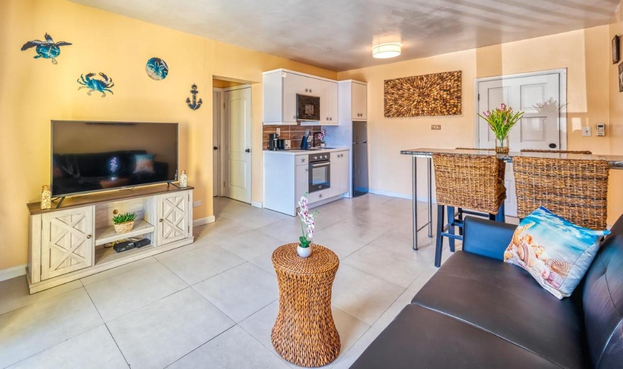 Lovely Apartment Near Beach, Downtown, 24H Security, Pool Nassau Exteriér fotografie